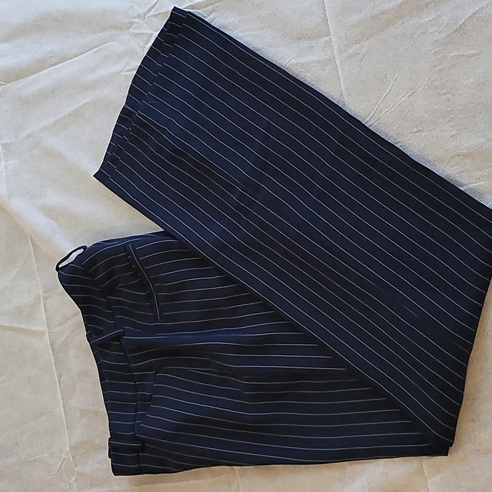 White House/ Black Market Navy Blue/White Pants